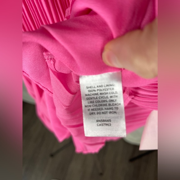 Halogen Sleeveless Pleated Georgette Pink Top Size Medium (8-10) NWT - Picture 11 of 12